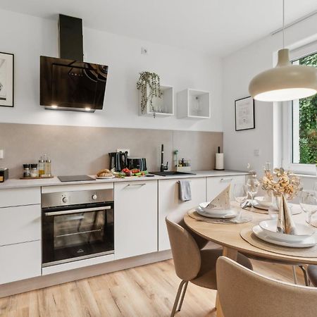 Deluxe Apartment In Bielefeld City Mit Parkplatz Und Terrasse Exterior photo
