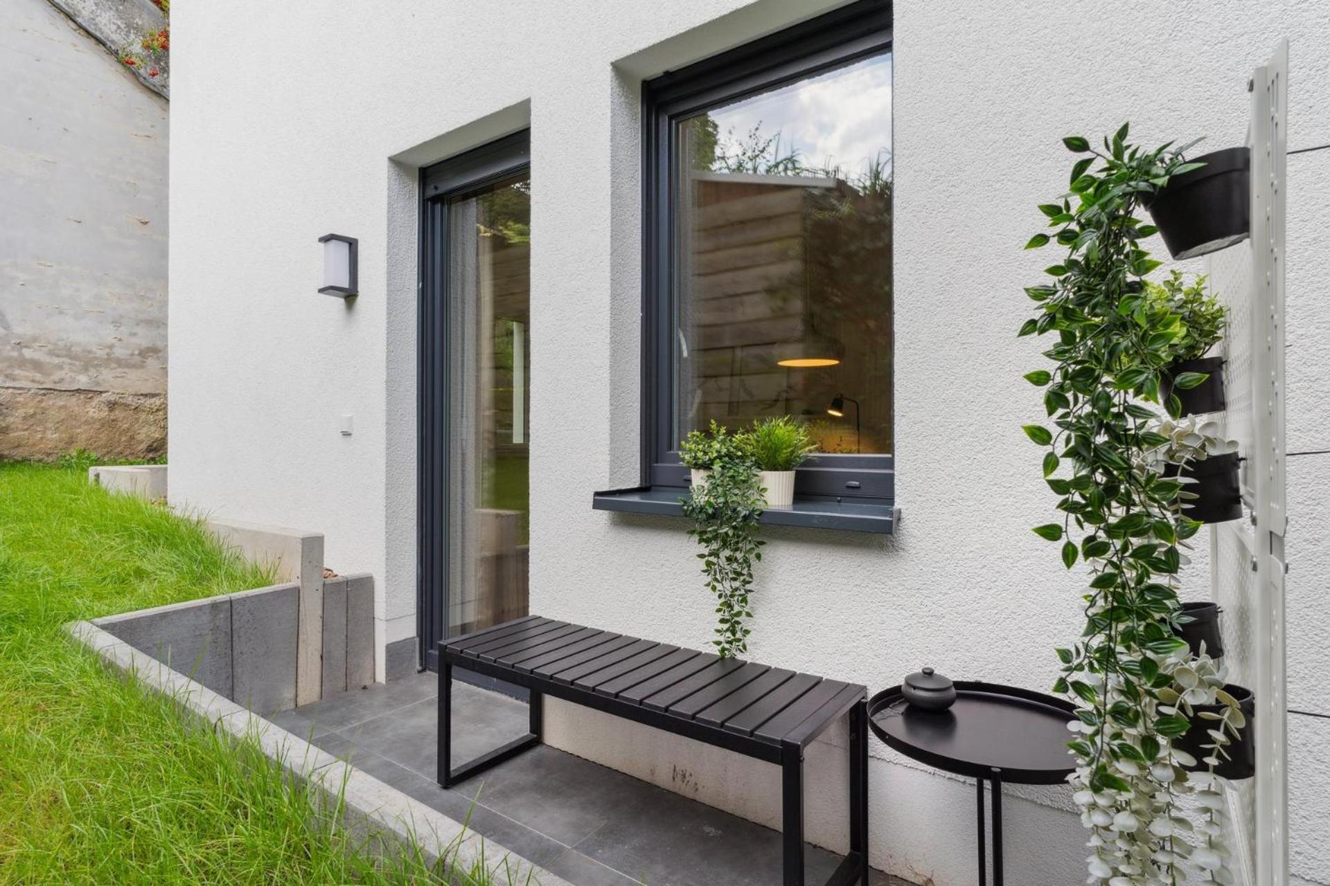 Deluxe Apartment In Bielefeld City Mit Parkplatz Und Terrasse Exterior photo