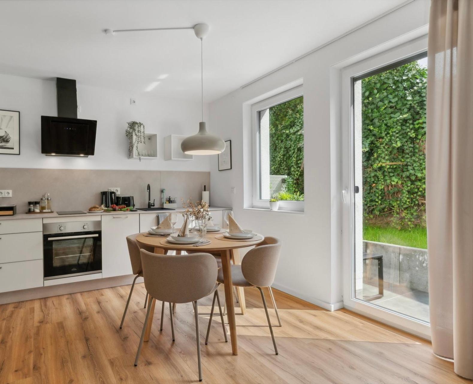 Deluxe Apartment In Bielefeld City Mit Parkplatz Und Terrasse Exterior photo